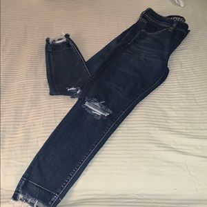 AEO Distressed Jegging Jeans- Size 6